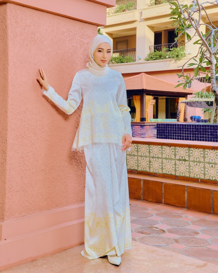 ELVIRA KURUNG - SOFT YELLOW