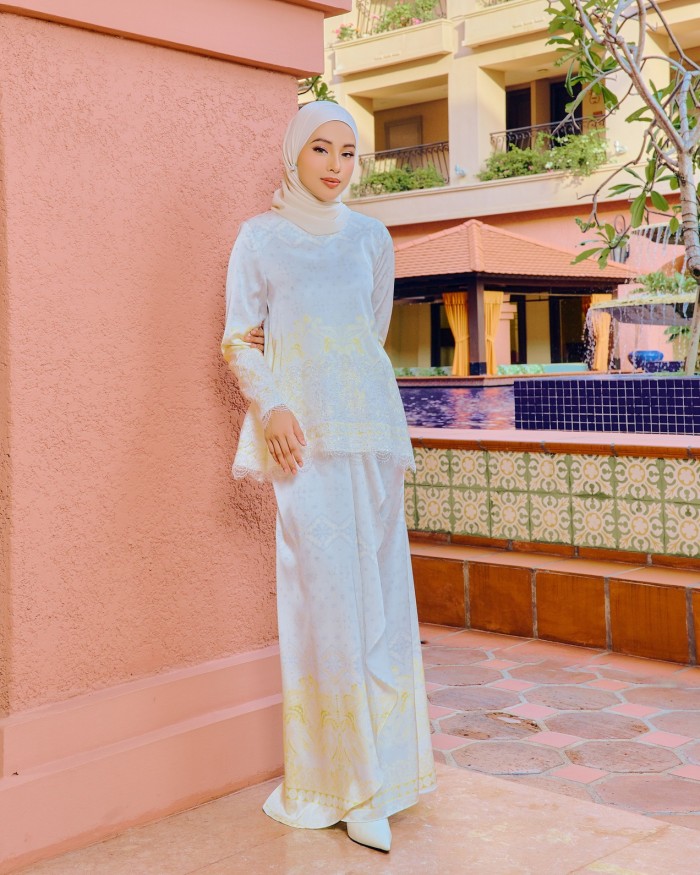 ELVIRA KURUNG - SOFT YELLOW