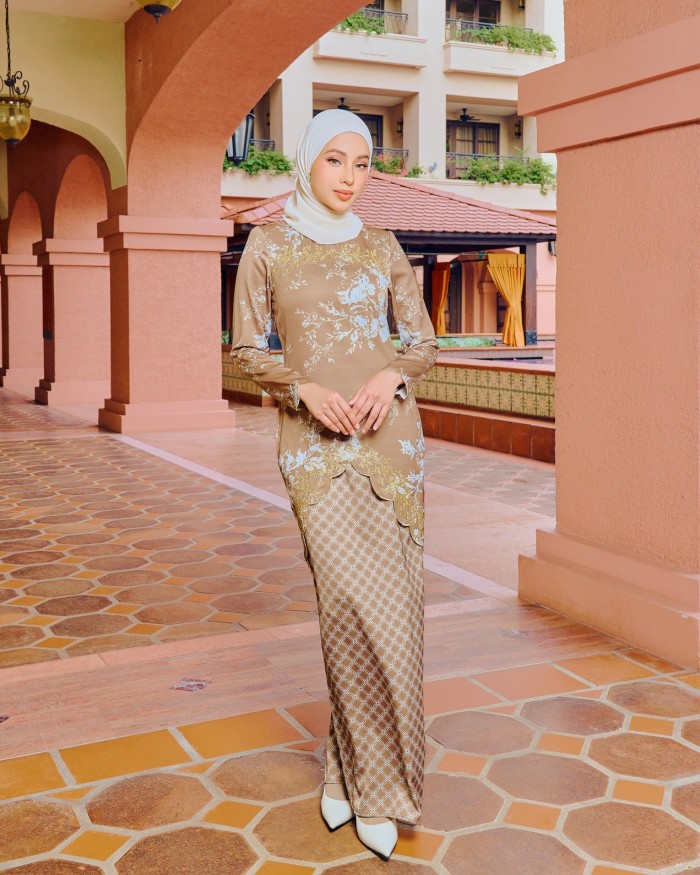 OPHELIA KURUNG - GOLDEN BROWN