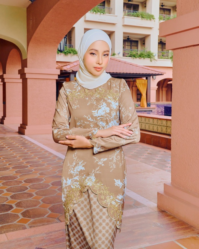 OPHELIA KURUNG - GOLDEN BROWN