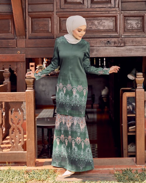 AJUNA KURUNG - EMERALD GREEN AJUNA KURUNG - EMERALD GREEN