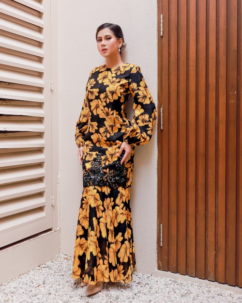 VIERRA KURUNG - GOLDEN BLACK VIERRA KURUNG - GOLDEN BLACK