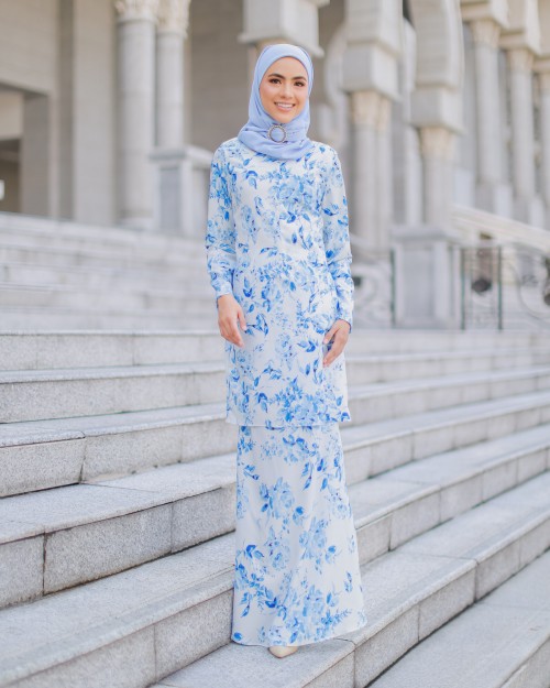 SAVANIA KURUNG - BLUE WHITE SAVANIA KURUNG - BLUE WHITE